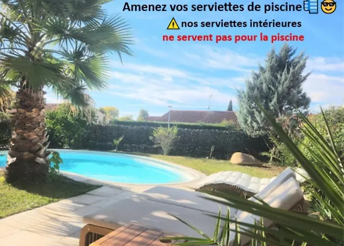 Maison Cosy Avec Piscine Feriehus *